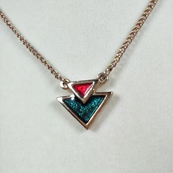 Vintage Gold Tone Sarah Coventry Green And Red Triangle Enamel 15" Necklace - Picture 2 of 8
